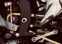 Vaihdevivun_säätö.jpg Vaihdevivun_säätö.jpg