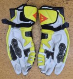 Dainese Full Metal 6 Rossi 22.jpg