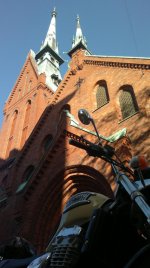 CJ autuutta etsimässä.jpg