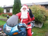 Joulupukki ja BMW.jpg